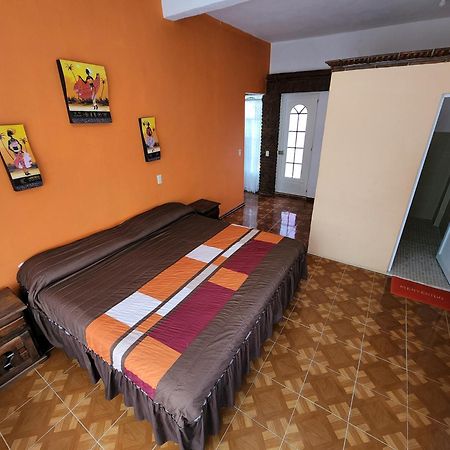 Hotel Quinta Las Bugambilias Tecozautla Exterior foto