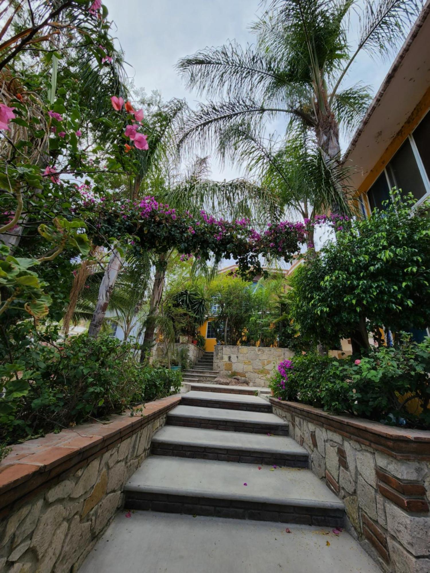 Hotel Quinta Las Bugambilias Tecozautla Exterior foto